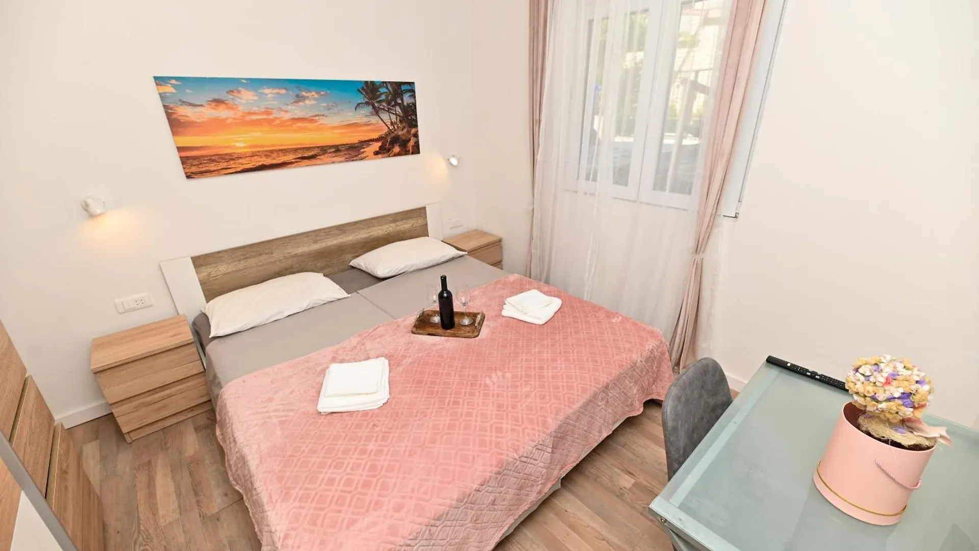 New,Close To The Beach Apartment With Domestic Olive Oil And Wine Trogir